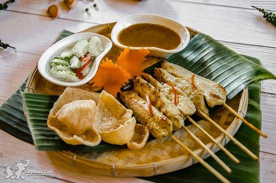 Elephant Cafe by Tan